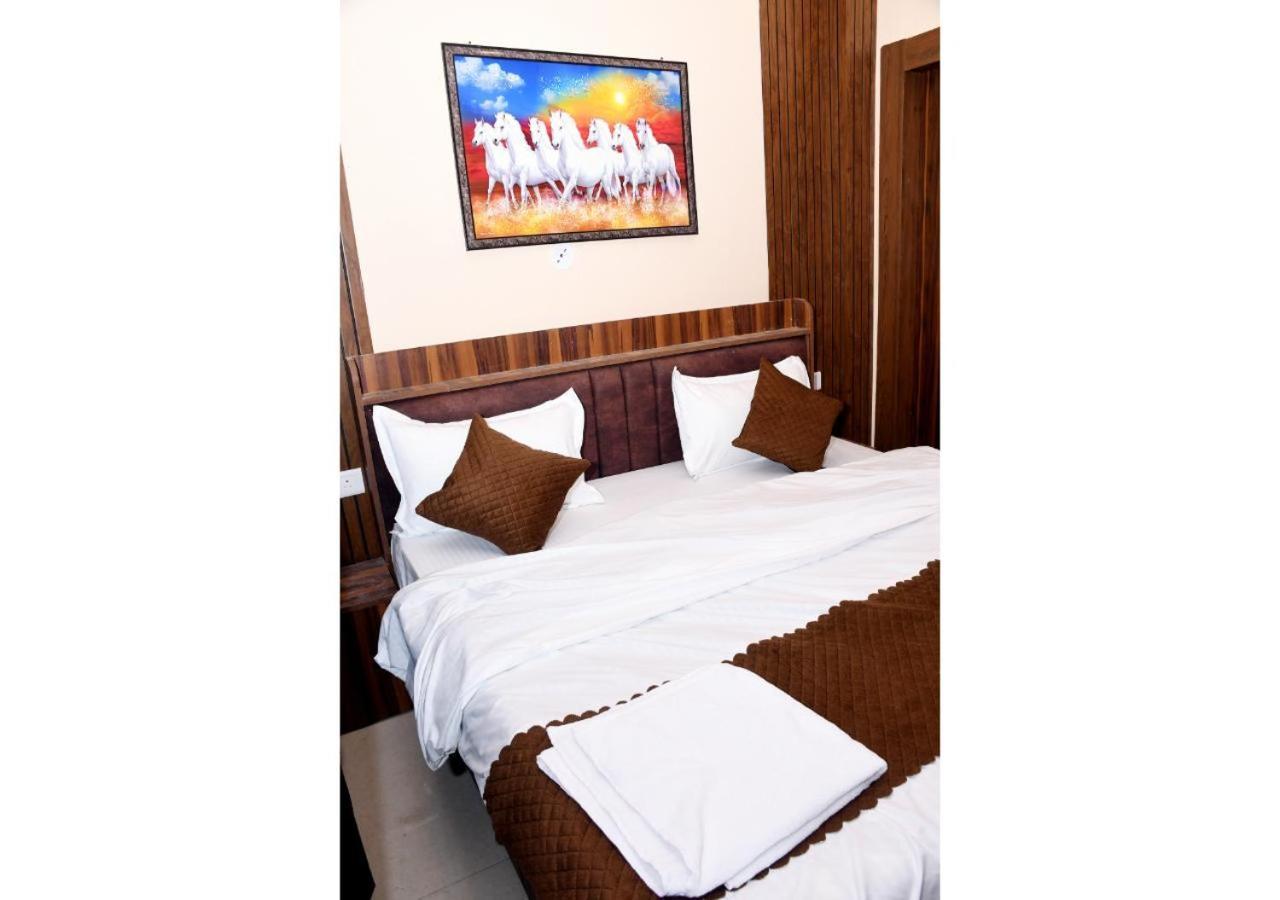 Tirupati Balaji Inn Bageshwar Dham Basāri Exterior foto