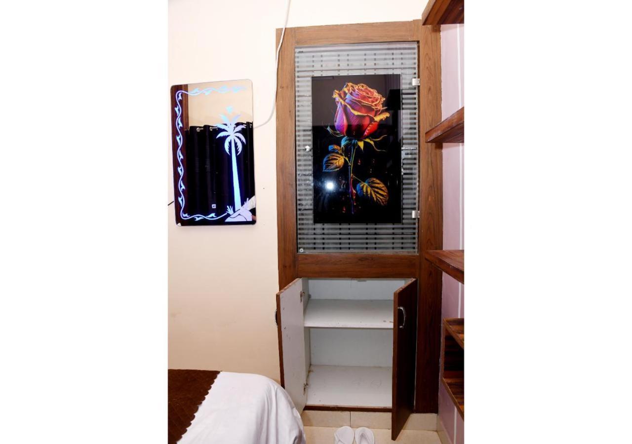 Tirupati Balaji Inn Bageshwar Dham Basāri Exterior foto