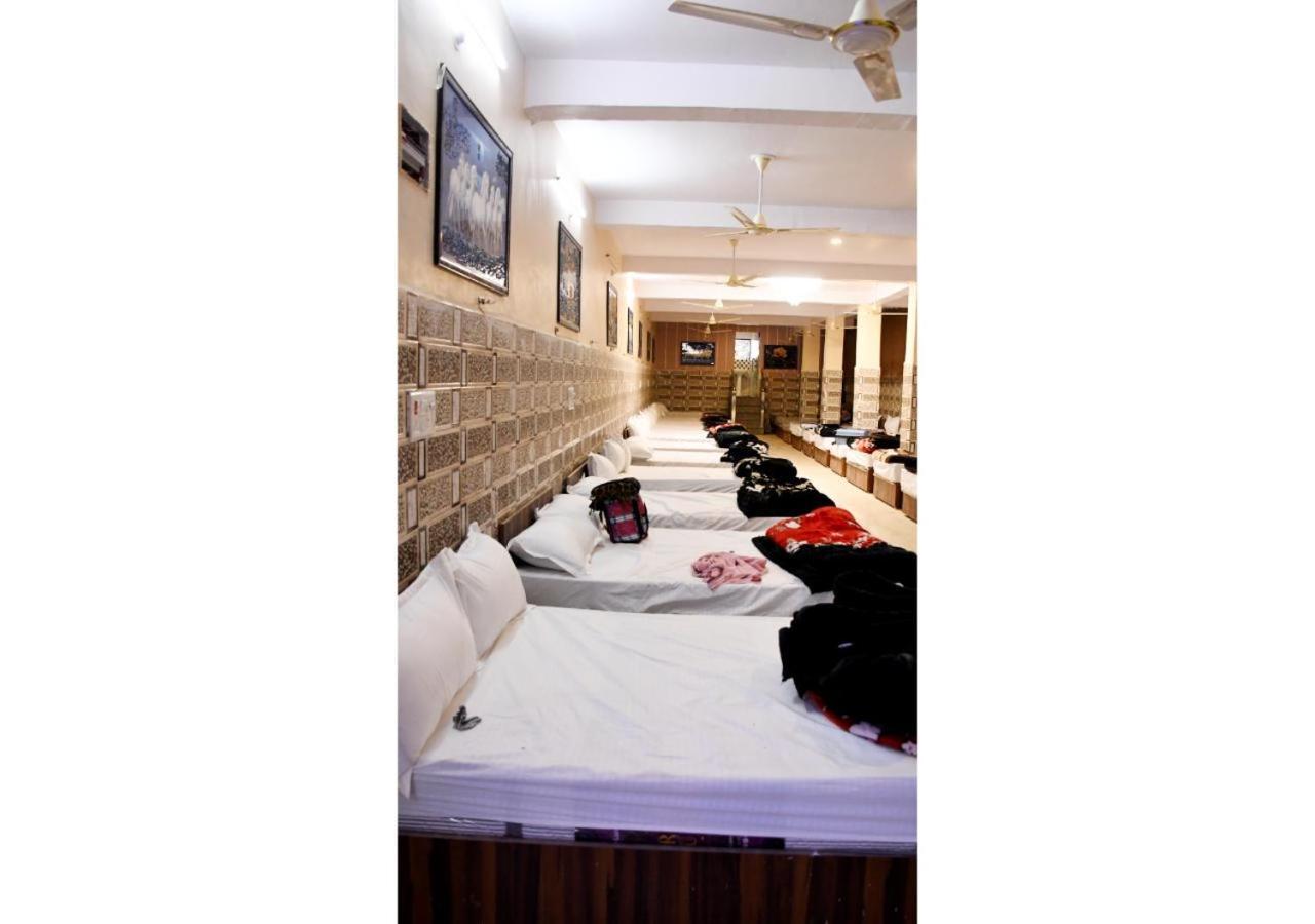 Tirupati Balaji Inn Bageshwar Dham Basāri Exterior foto