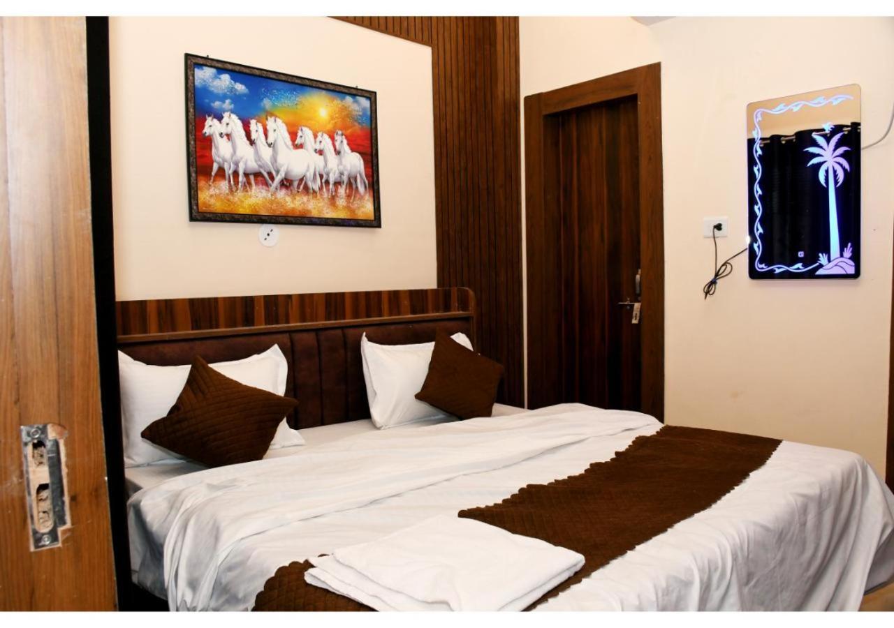 Tirupati Balaji Inn Bageshwar Dham Basāri Exterior foto